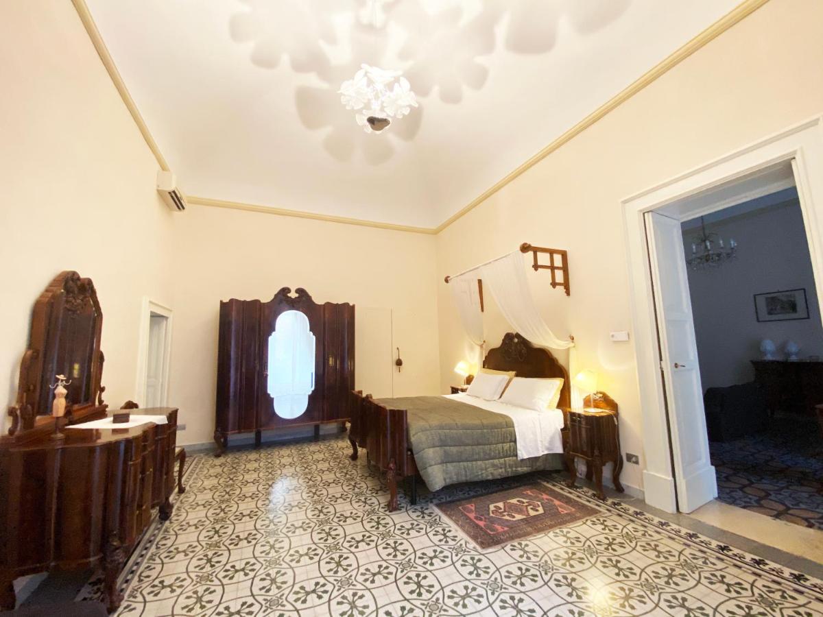 Palazzo Rollo Bed & Breakfast Lecce Ngoại thất bức ảnh
