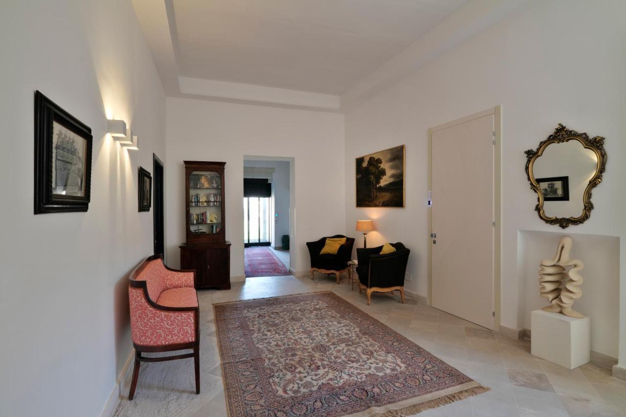 Palazzo Rollo Bed & Breakfast Lecce Ngoại thất bức ảnh
