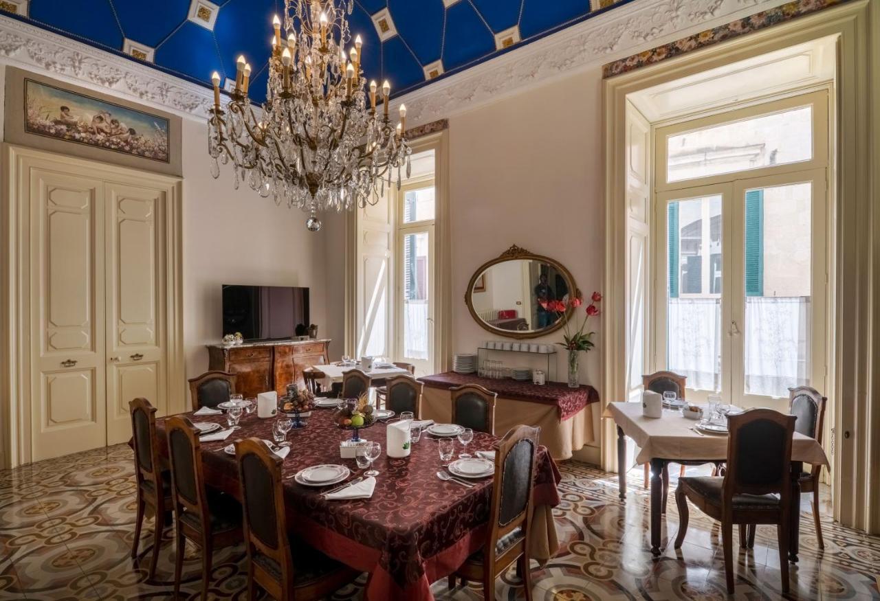Palazzo Rollo Bed & Breakfast Lecce Ngoại thất bức ảnh