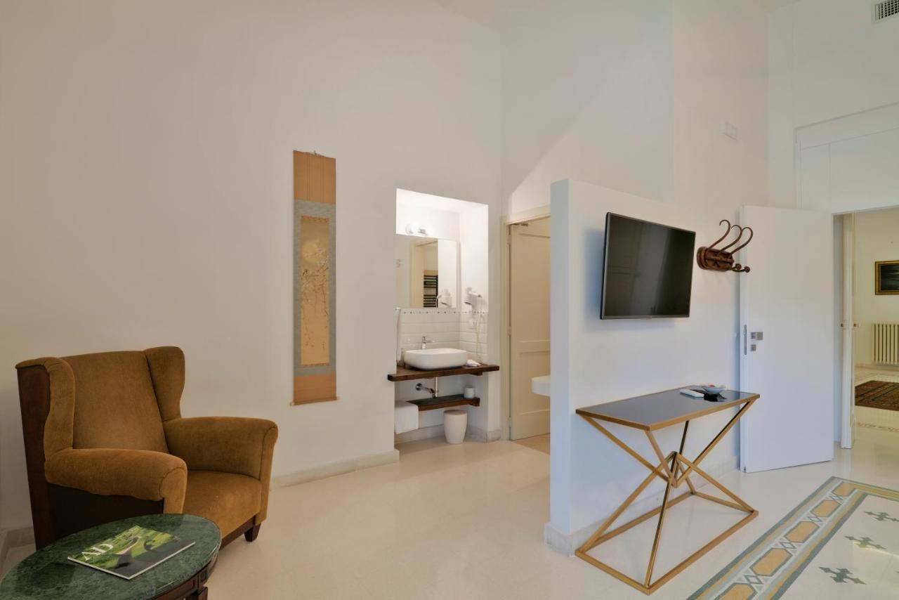 Palazzo Rollo Bed & Breakfast Lecce Ngoại thất bức ảnh