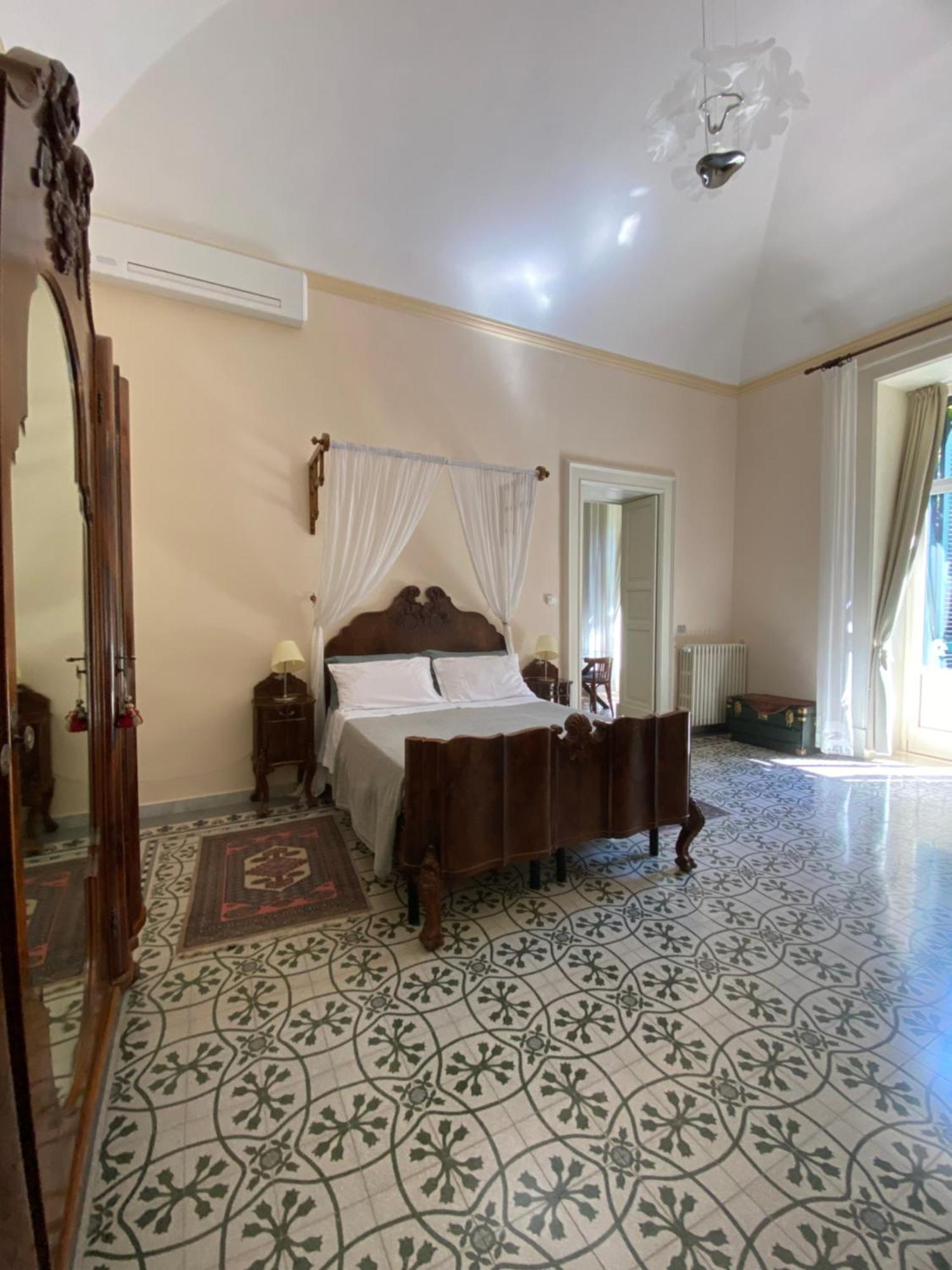 Palazzo Rollo Bed & Breakfast Lecce Ngoại thất bức ảnh