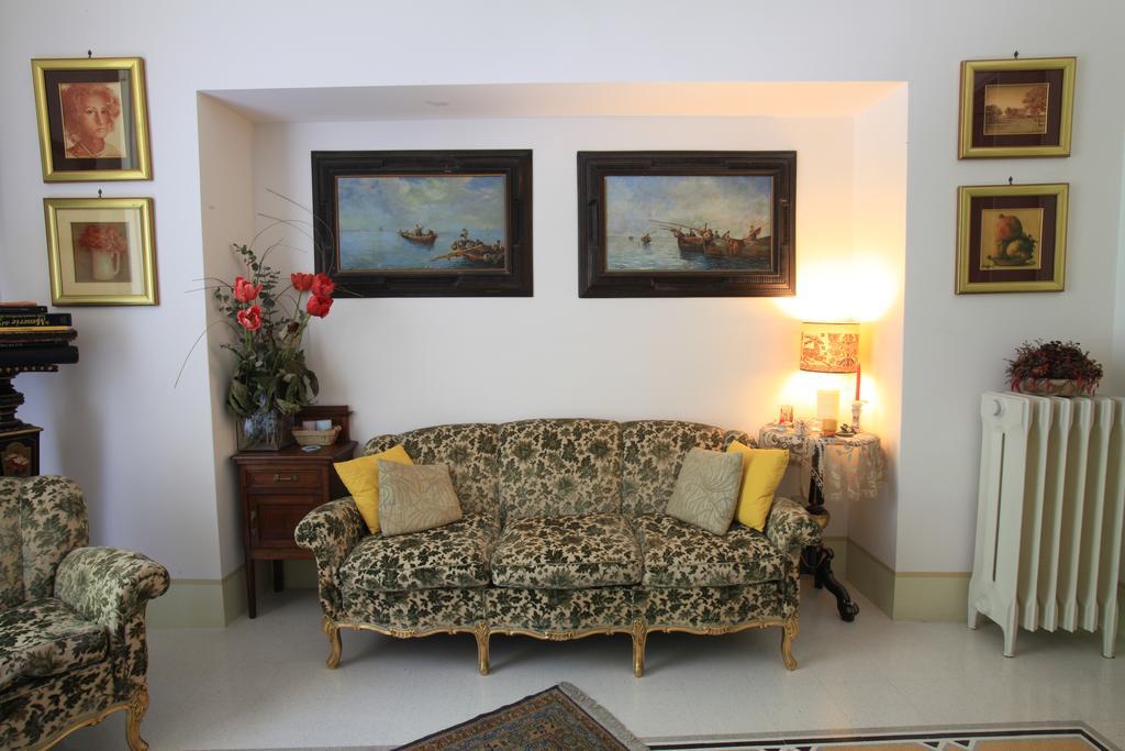 Palazzo Rollo Bed & Breakfast Lecce Ngoại thất bức ảnh