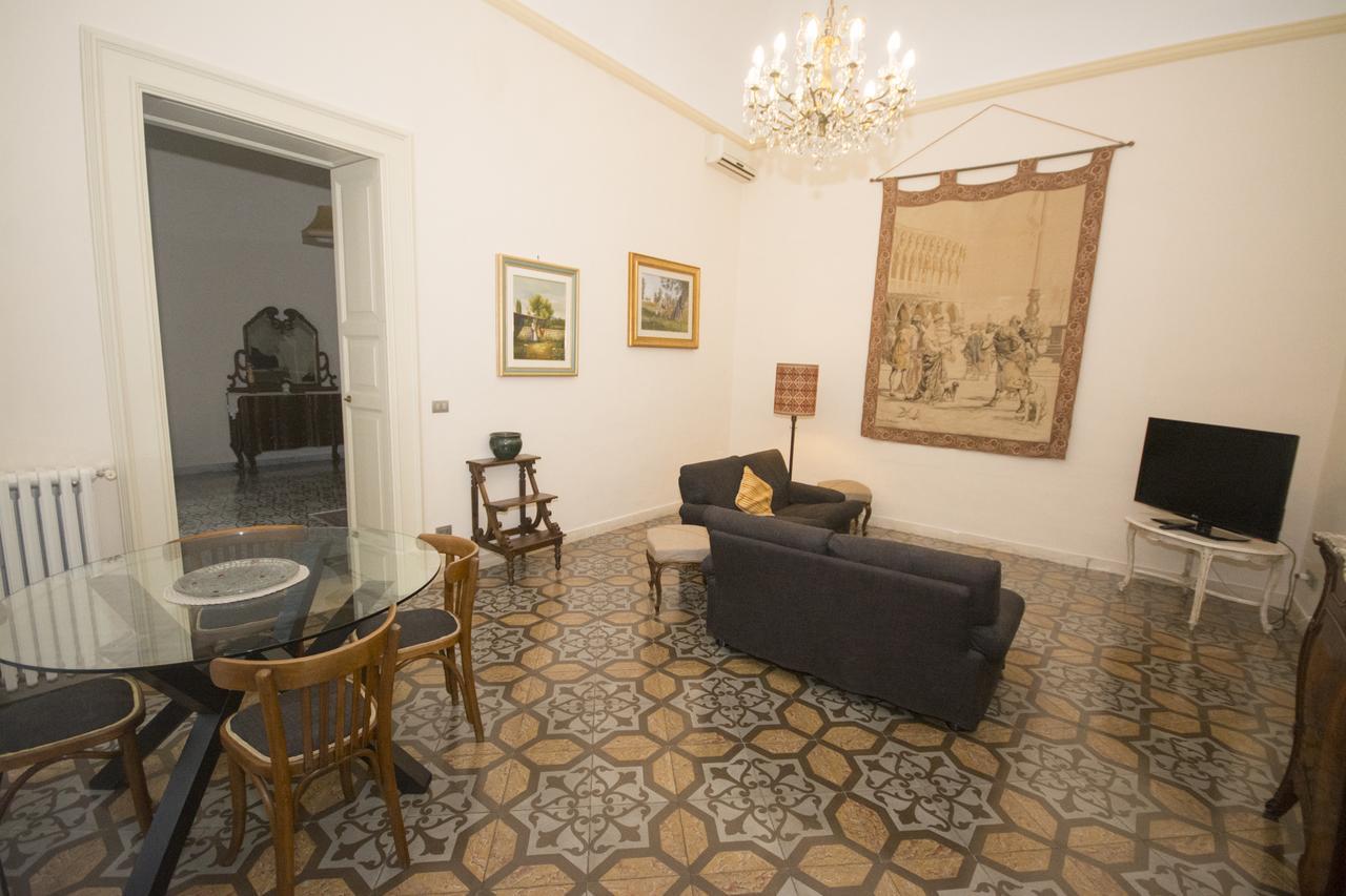 Palazzo Rollo Bed & Breakfast Lecce Ngoại thất bức ảnh