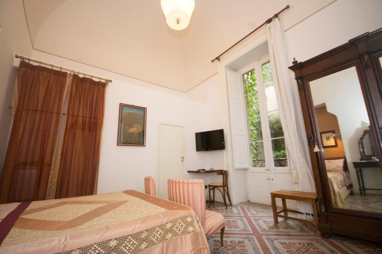 Palazzo Rollo Bed & Breakfast Lecce Ngoại thất bức ảnh